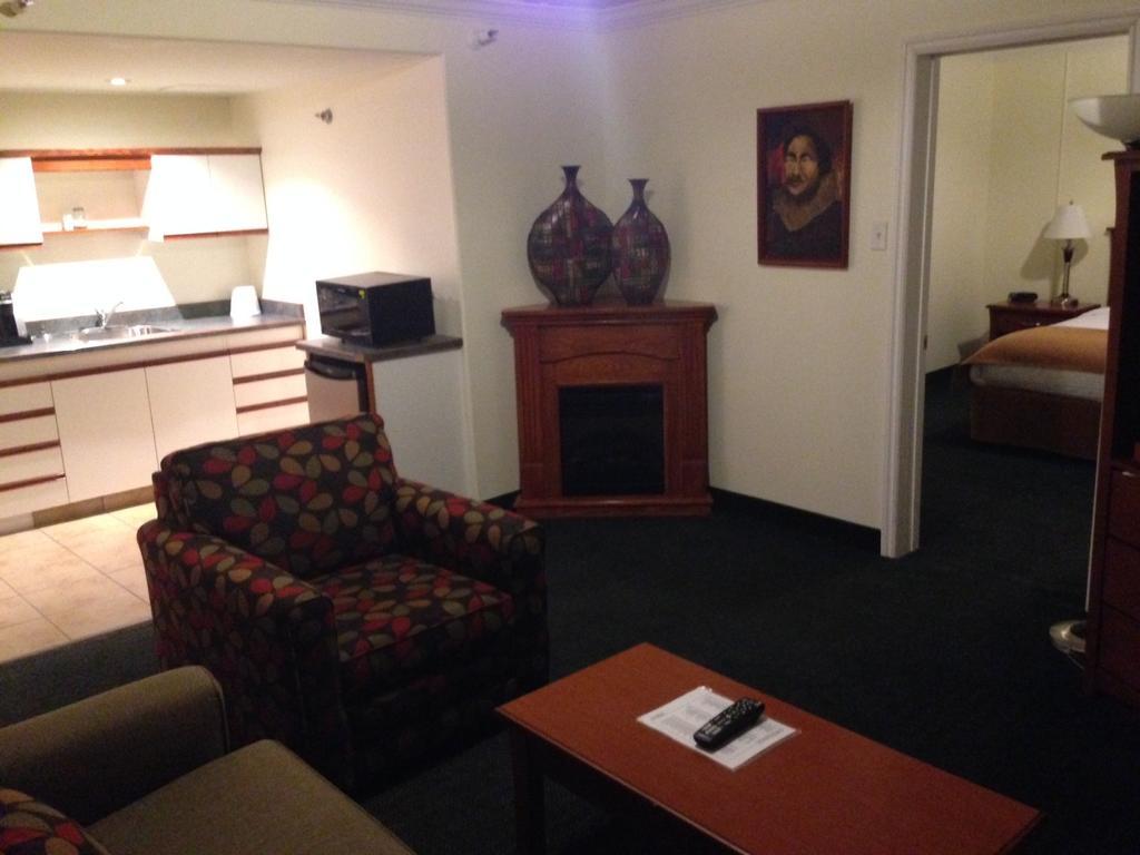 Ptarmigan Inn Hay River Quarto foto